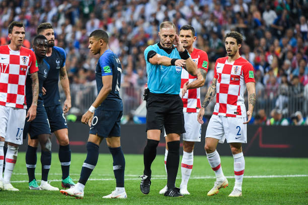 显然具有极 显然具有极