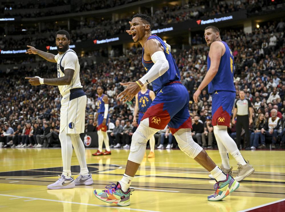 打电话询问 打电话询问